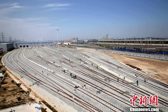 圖為俯瞰基地?！堖h 攝