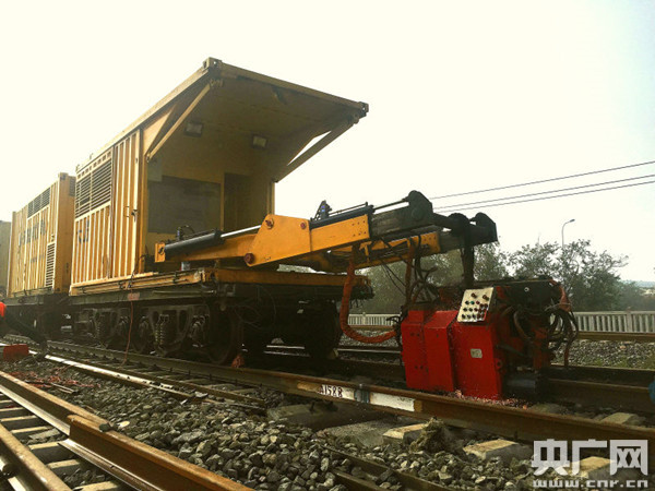 天津鐵路樞紐西南環(huán)線改造進入無縫軌道焊接.jpg 天津鐵路樞紐西南環(huán)線改造進入無縫軌道焊接.jpg